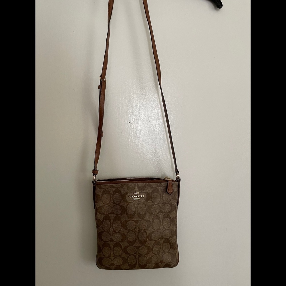 Coach crossbody EUC